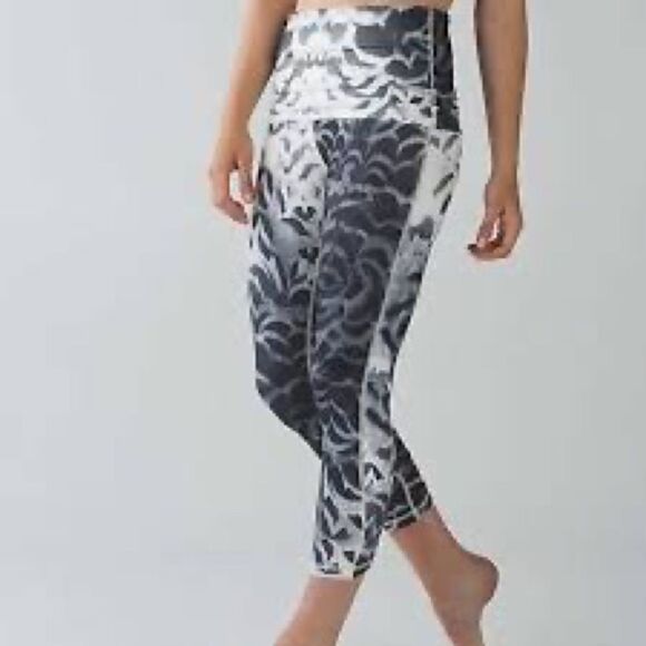 Lululemon Wunder Under Pant SE Dance Pretty Plume Angel Wing Black Women's Sz 4 - Picture 5 of 16